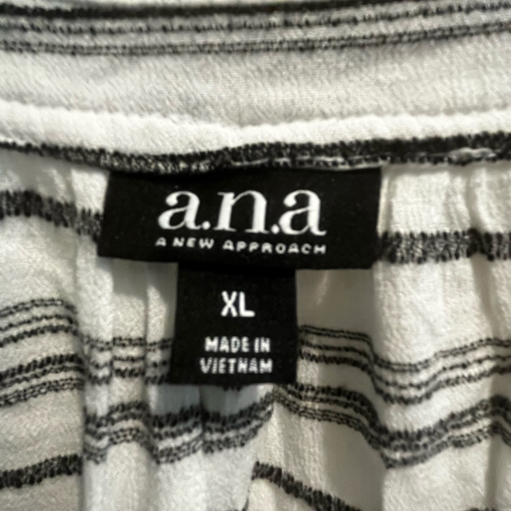 XL ladies blouse - Picture 3 of 3